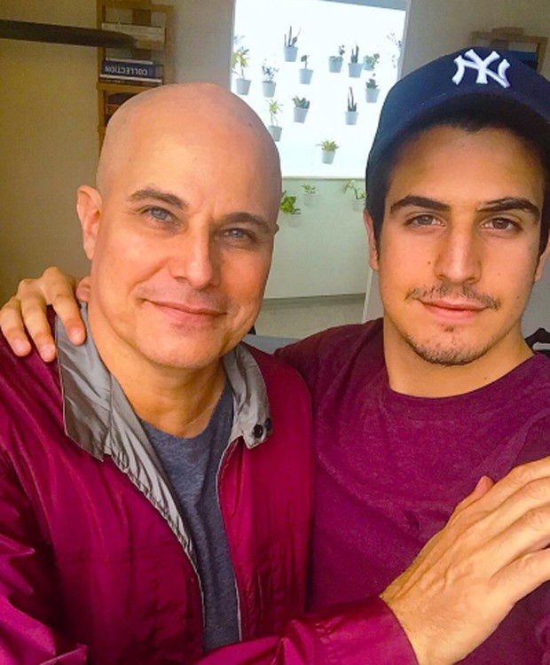 Edson Celulari e o filho, Enzo, em foto divulgada na manhã de terça-feira (21) (Foto: Reprodução/Instagram)