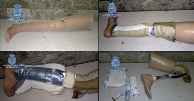 Cocaína estava escondida dentro de prótese ortopédica (Foto: Divulgação/Cuerpo Nacional de Policia)