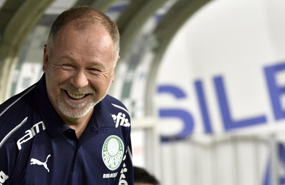 Mano Menezes comandou o Palmeiras em três partidas e venceu todas elas — Foto: Marcos Ribolli