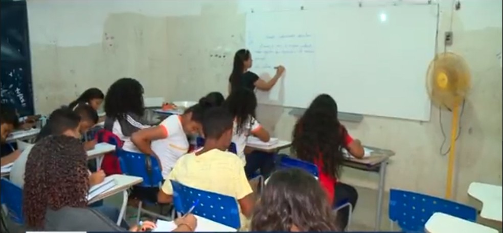 Alunos de escolas públicas estão sem livros didáticos no Piauí — Foto: Reprodução/TV Clube