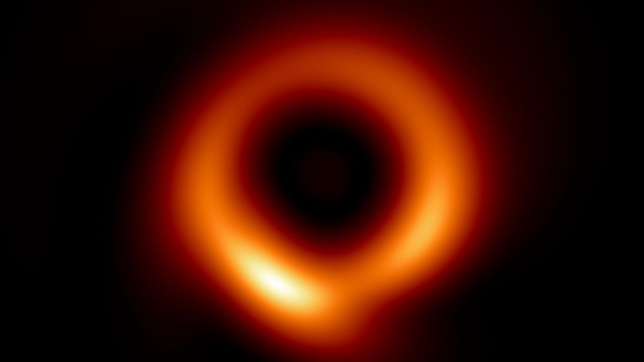 Nova imagem do buraco negro supermassivo M87 gerada pelo algoritmo PRIMO