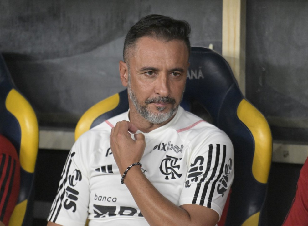 Vítor Pereira em Flamengo x Fluminense — Foto: André Durão