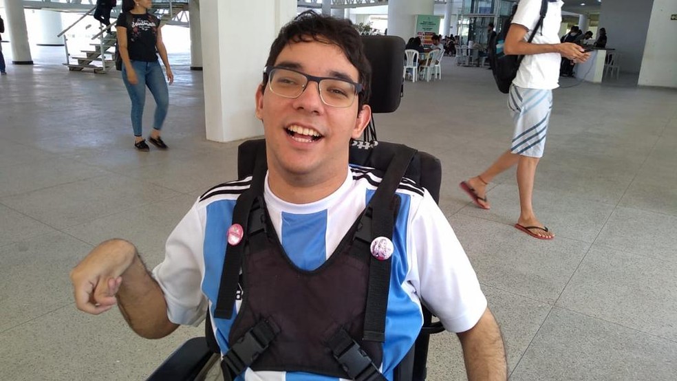 'Falta olhar um pouco mais para nós', desabafa cadeirante sobre acessibilidade em Campina Grande — Foto: Tânia Maria Medeiros/Arquivo pessoal