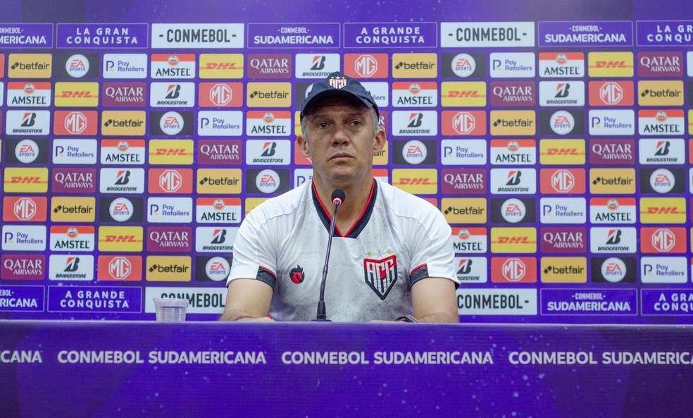 Eduardo Baptista vê duelo contra o São Paulo como chance para Atlético-GO recuperar confiança