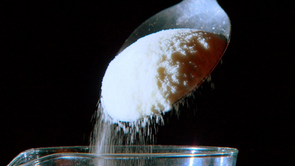 Aseem acredita que o açúcar deveria ser regulamentado como outras substâncias (Foto: Globo Repórter)