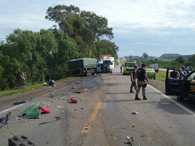 Quatro pessoas morreram em acidente na BR-116 (Foto: Ecosul/Divulgação)