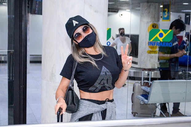 Maíra Cardi chega ao Rio para final do BBB22 (Foto: Webert Belicio/AgNews)