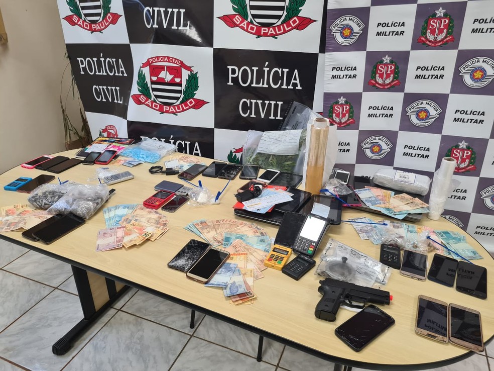 Polícias Civil e Militar prendem suspeitos de tráfico e apreendem materiais em Pirassununga — Foto: Polícias Civil e Militar/Pirassununga