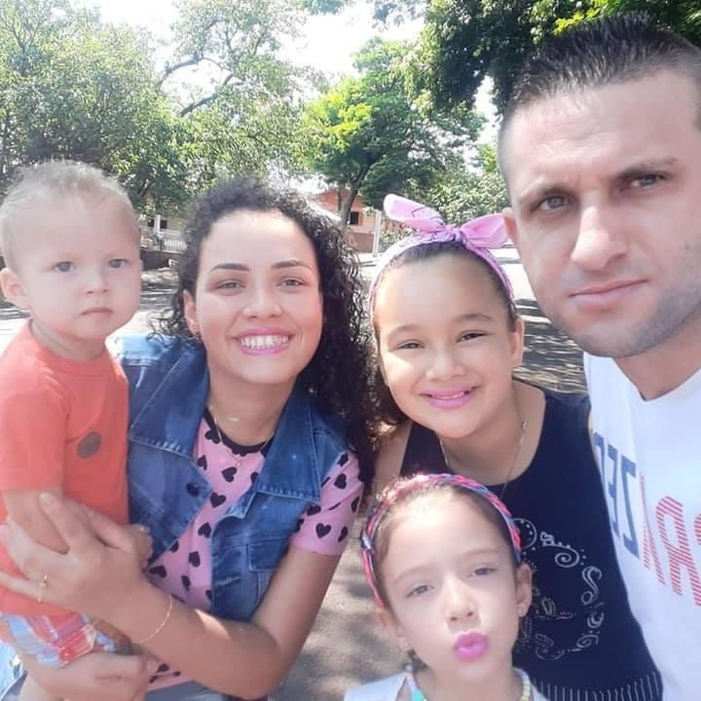 Fabiano tinha dois filhos com Kassiele, além de uma enteada — Foto: Reprodução/Facebook