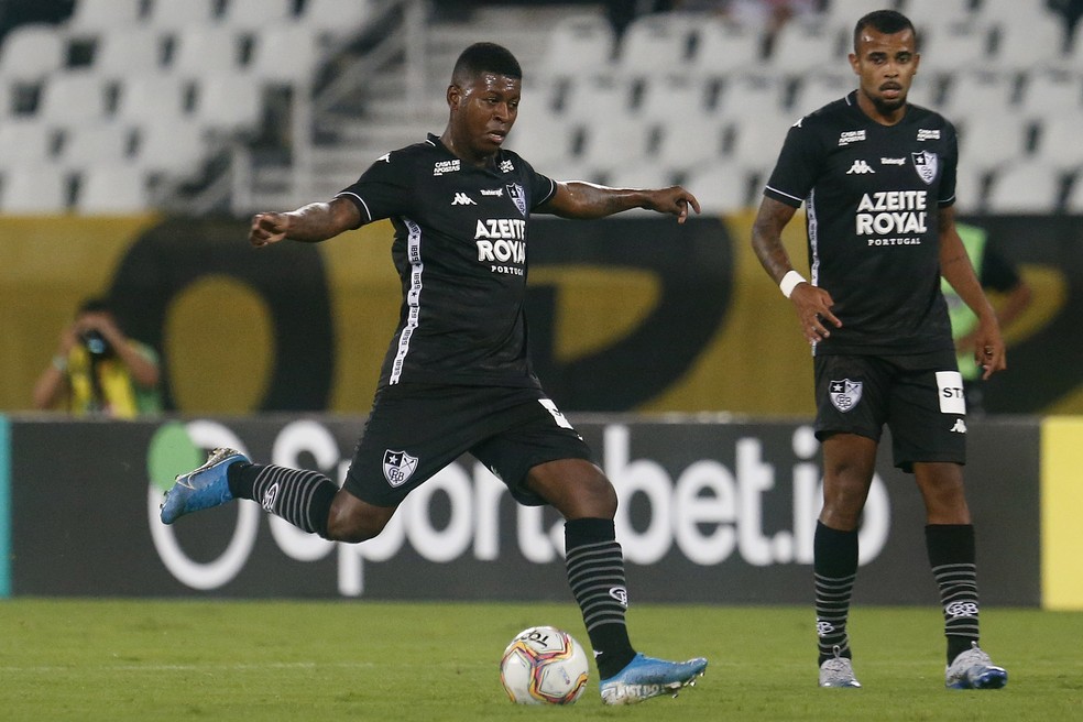 Gabriel Loco Cortez só teve uma partida como titular: diante do Boavista — Foto: Vitor Silva/Botafogo