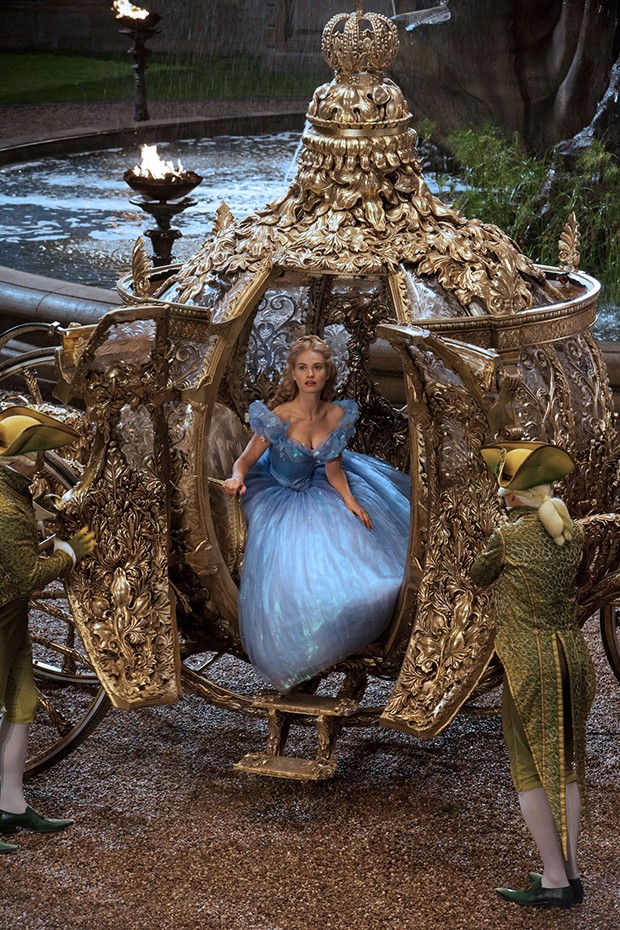 Swarovski’s crystal slipper for the latest Hollywood Cinderella movie staring Lily James (Foto: 2014 Disney Enterprises, Inc/Swarovski)