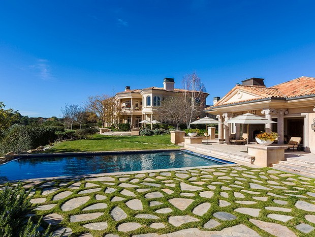 Quintal da mansão de Britney Spears em Thousand Oaks (Foto: Divulgação)