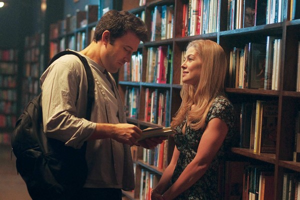 Ben Affleck e Rosamund Pike em cena de Garota Exemplar (2014) (Foto: Reprodução)