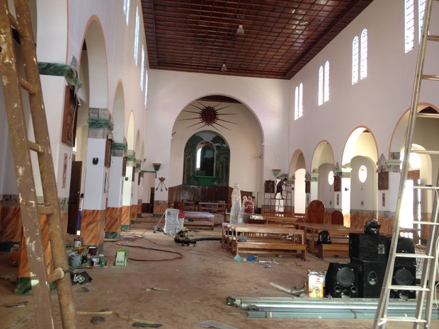 A reforma da catedral custou R$ 430 mil e incluiu pintura nova, novos bancos e parte elétrica. (Foto: Júnior Freitas/G1)