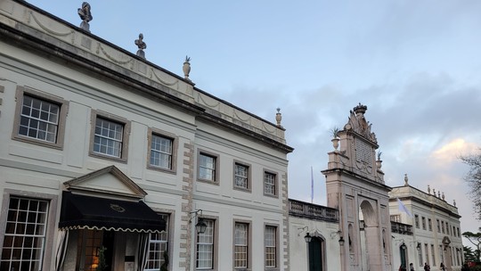 Portugal: saiba como é se hospedar no hotel de luxo que funciona no histórico Palácio de Seteais, em Sintra