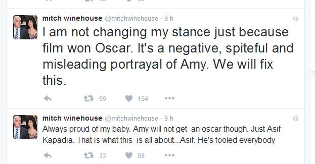 Mitch Winehouse no Twitter (Foto: Reprodução)