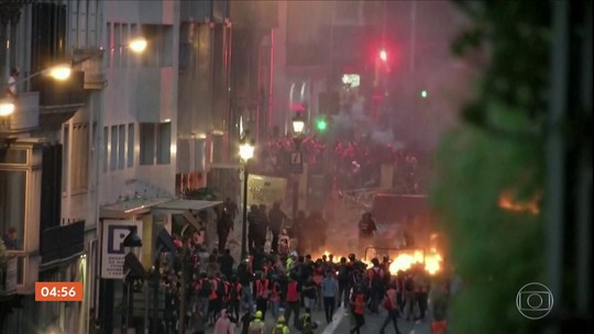 Manifestantes contrários à separação da Catalunha voltam a protestar na Espanha