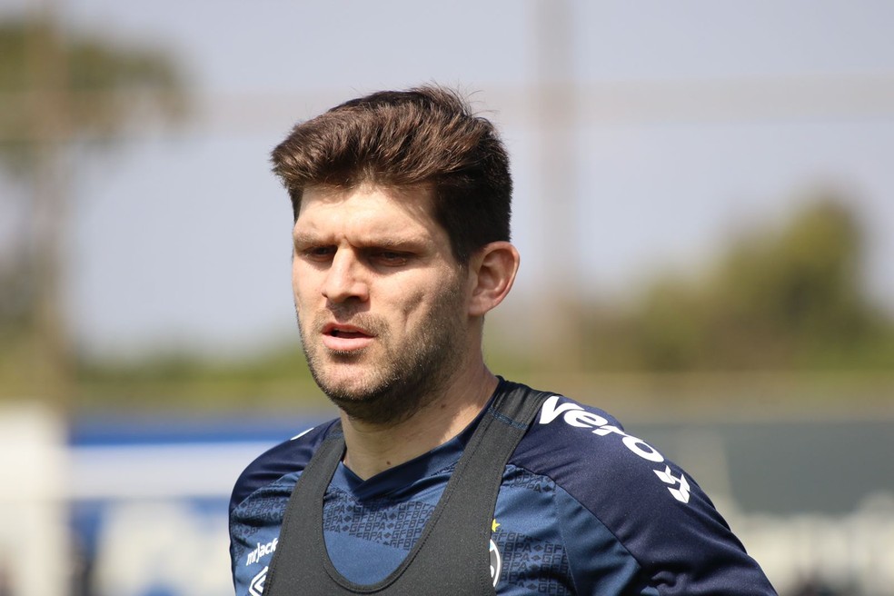 Kannemann deve voltar na reta final da Série B — Foto: João Victor Teixeira