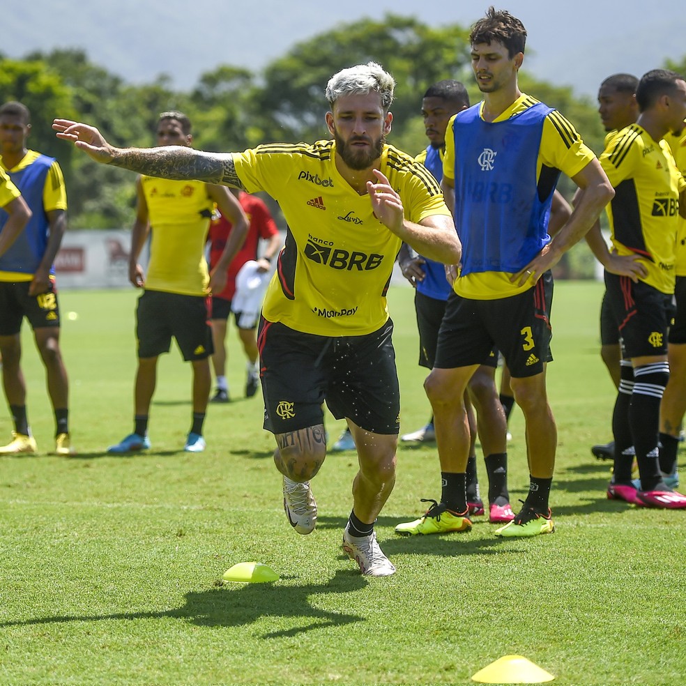 L&eacute;o Pereira treina no Ninho do Urubu &mdash; Foto: Marcelo Cortes / Flamengo