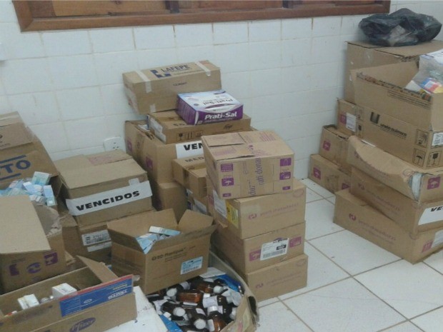 Medicamentos estavam armazenados em sala na unidade de saúde (Foto: Reprodução/Rede Amazônica Acre)