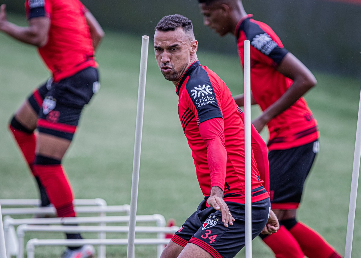 Em tom de despedida, zagueiro Gilvan confirma sua saída do ...