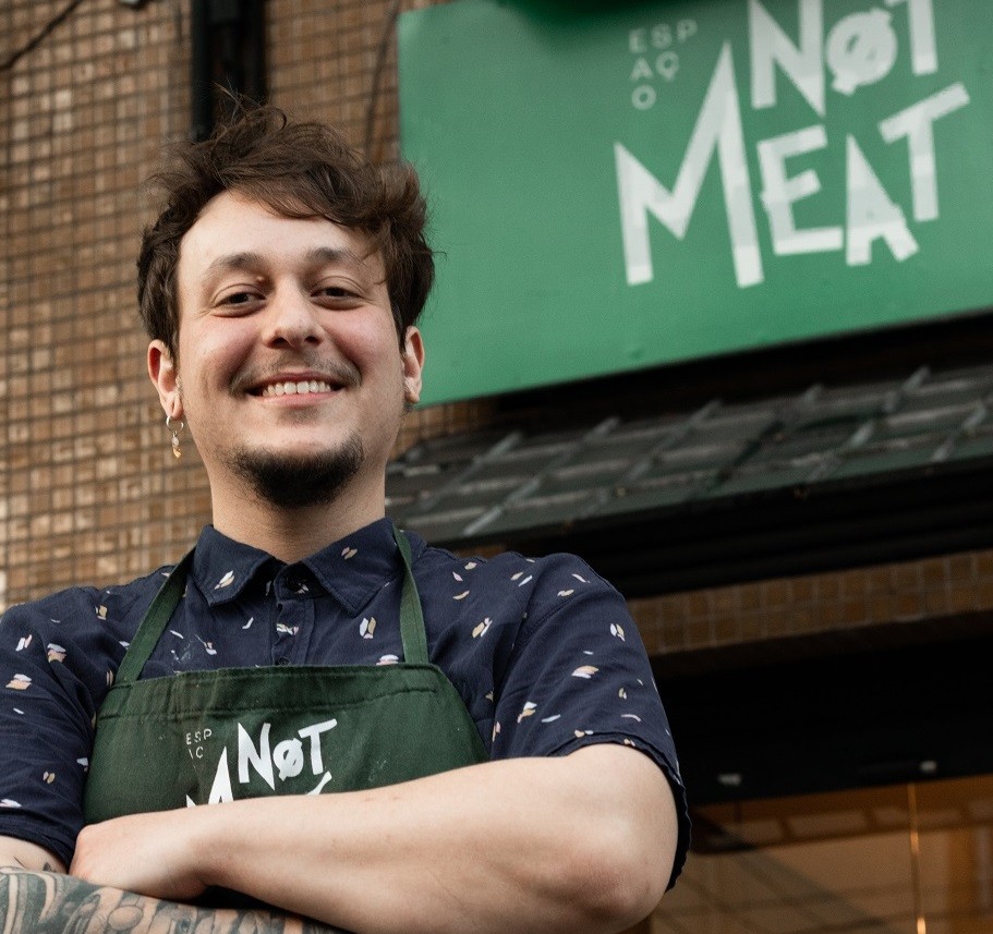 Ian Ferreira é sócio do Not Meat, restaurante vegano em Porto Alegre (RS) (Foto: Divulgação)