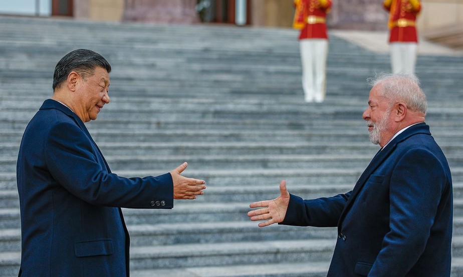 Encontro diplomático entre Lula e o presidente chinês, Xi Jinping, resultou em 15 acordos comerciais