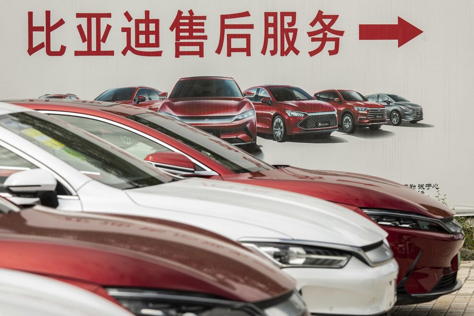 Showroom da BYD, fabricante de carros elétricos chinesa, em Pequim