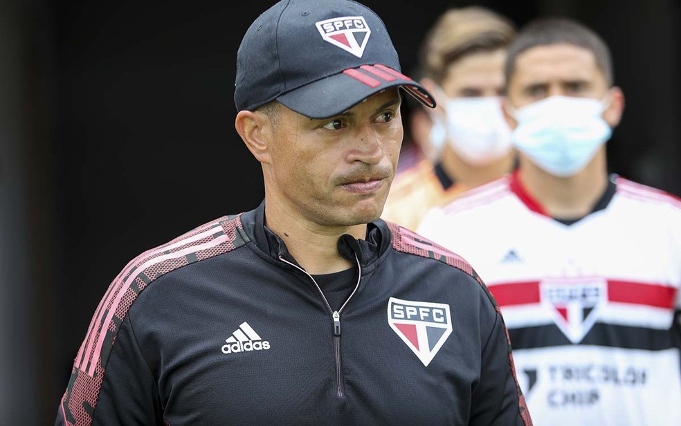 Alex estava no comando do sub-20 do São Paulo — Foto: Anderson Rodrigues/Saopaulofc.net