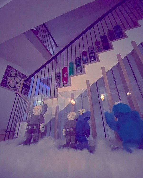 Imagem do interior da mansão do músico Justin Bieber e da modelo Hailey Baldwin (Foto: Instagram)