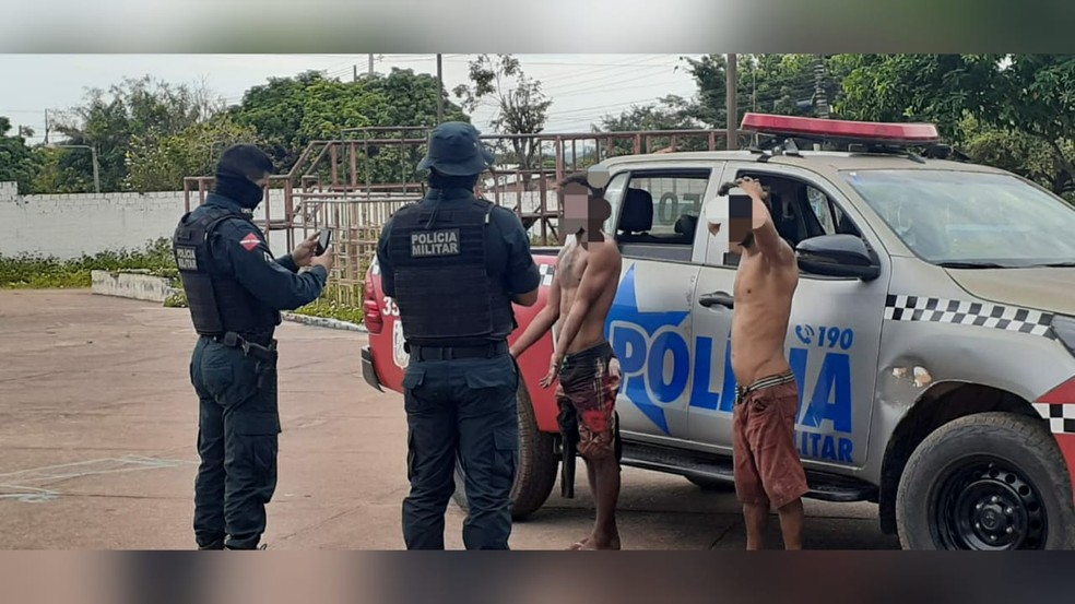 Homens foram detidos no bairro Livramento — Foto: Daniele Gamboa/TV Tapajós