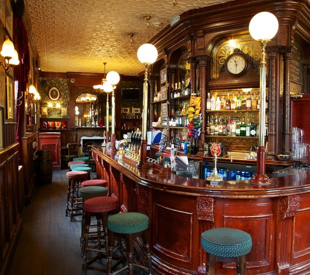 https://s2.glbimg.com/UQZoQp8JaWTXc2HEMxuPZJdEUWs%3D/620x550/e.glbimg.com/og/ed/f/original/2018/12/19/the-victoria-pub.jpg