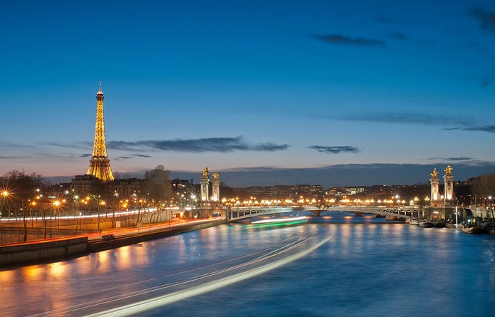 Torre Eifel foi erguida às margens do rio Sena em Paris  (Foto: Getfunkyparis/Wikimedia)