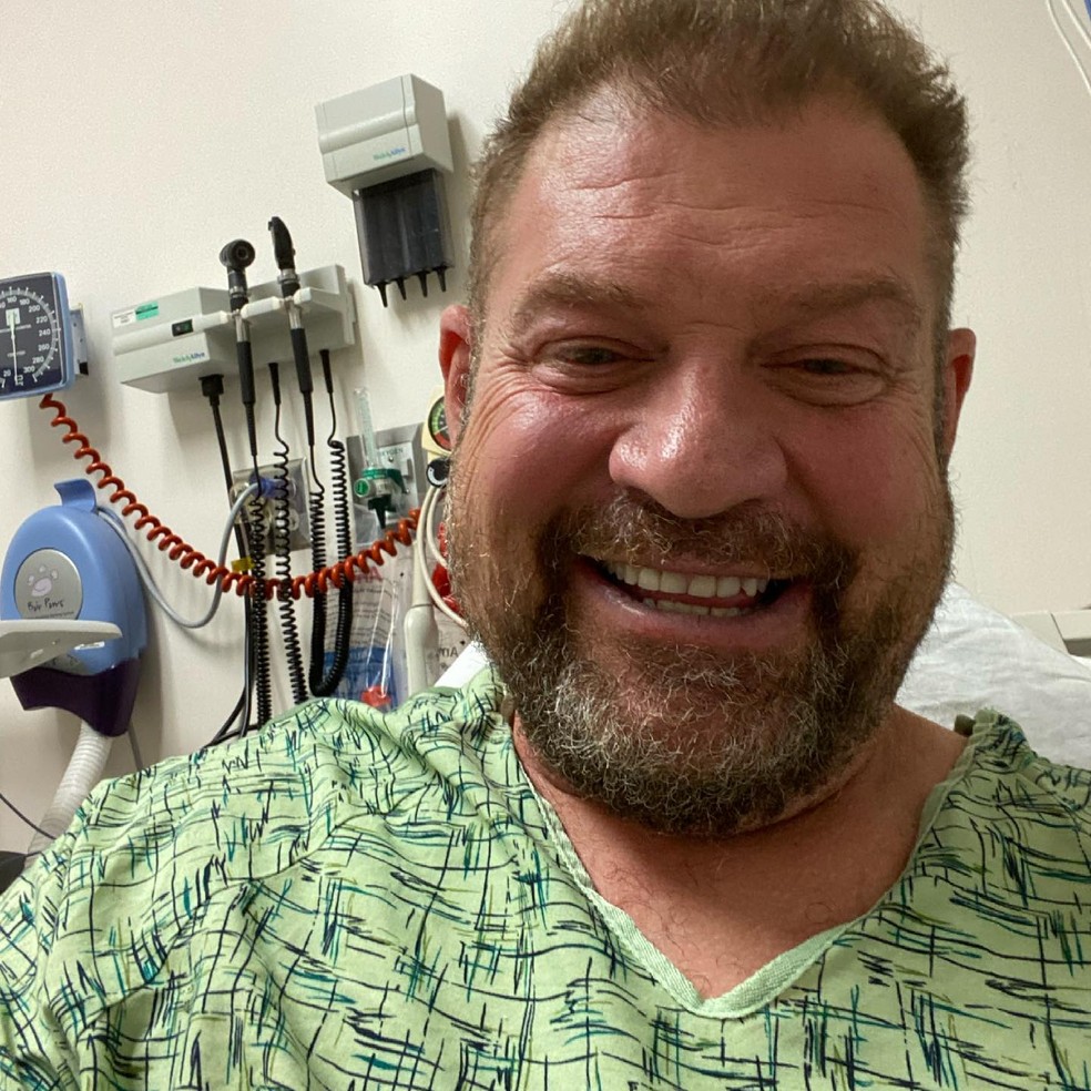 Brad William Henke passou por desobstrução arterial em 2021 — Foto: Reprodução/Instagram
