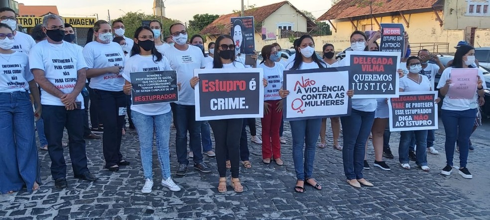 Familiares e amigos da vítima realizaram o protesto para pressionar às autoridades — Foto: Raví Marques/ TV Clube