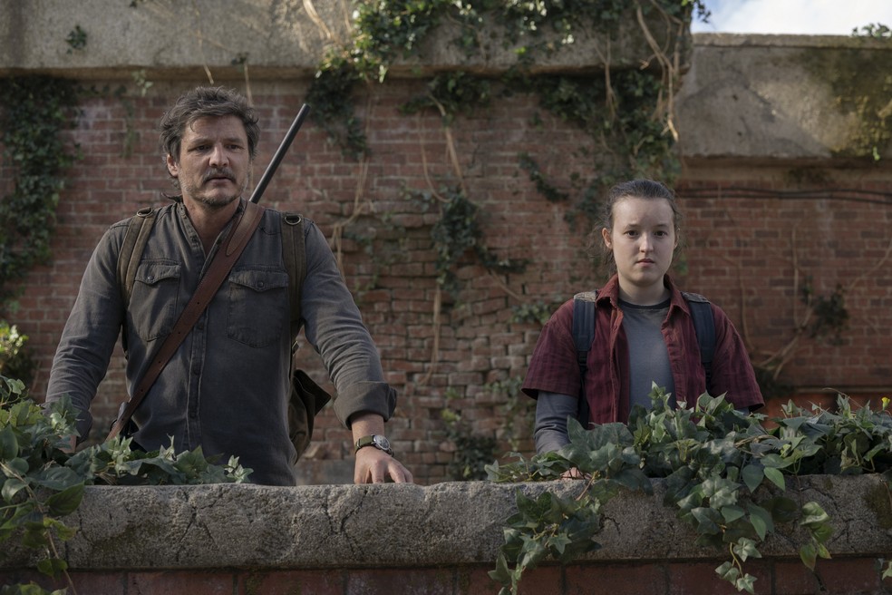 Pedro Pascal e Bella Hamsey como Joel e Ellie em 'The Last of Us' — Foto: IMDB