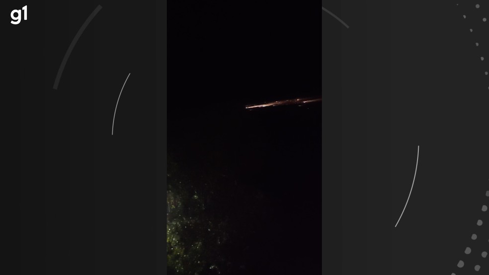 Moradores flagraram restos de foguete entrando em órbita com a Terra — Foto: Você na RPC
