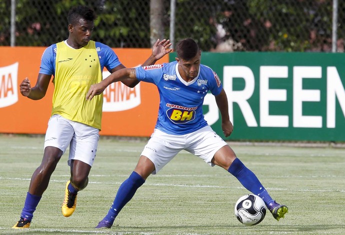 Arrascaeta reassume titularidade no último treino antes de duelo com o Flu