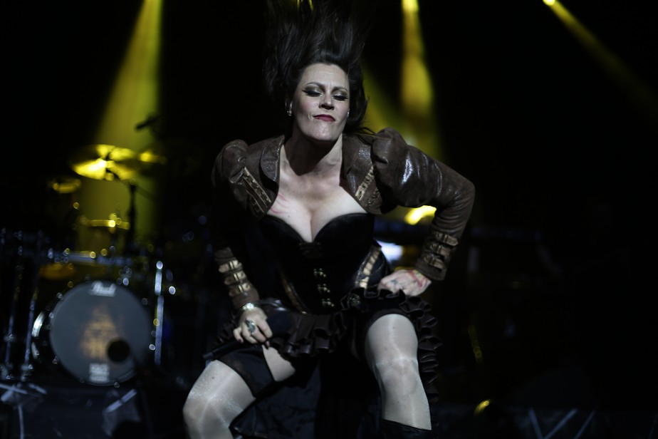 Floor Jansen em apresentação da banda Nightwish no palco do Vivo Rio, no início de outubro
