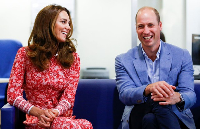 LONDON, ENGLAND - SEPTEMBER 15: Prince William, Duke of Cambridge and Catherine, Duchess of Cambridge speak to people looking for work at the London Bridge Jobcentre on September 15, 2020 in London, England. (Photo by Henry Nicholls - WPA Pool/Getty Image (Foto: Getty Images)