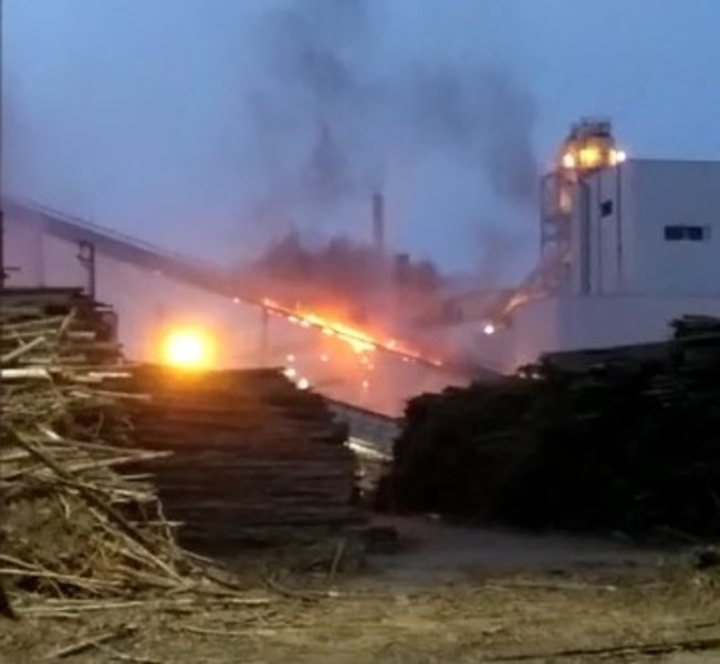 Incêndio atinge fábrica da Duratex em Agudos