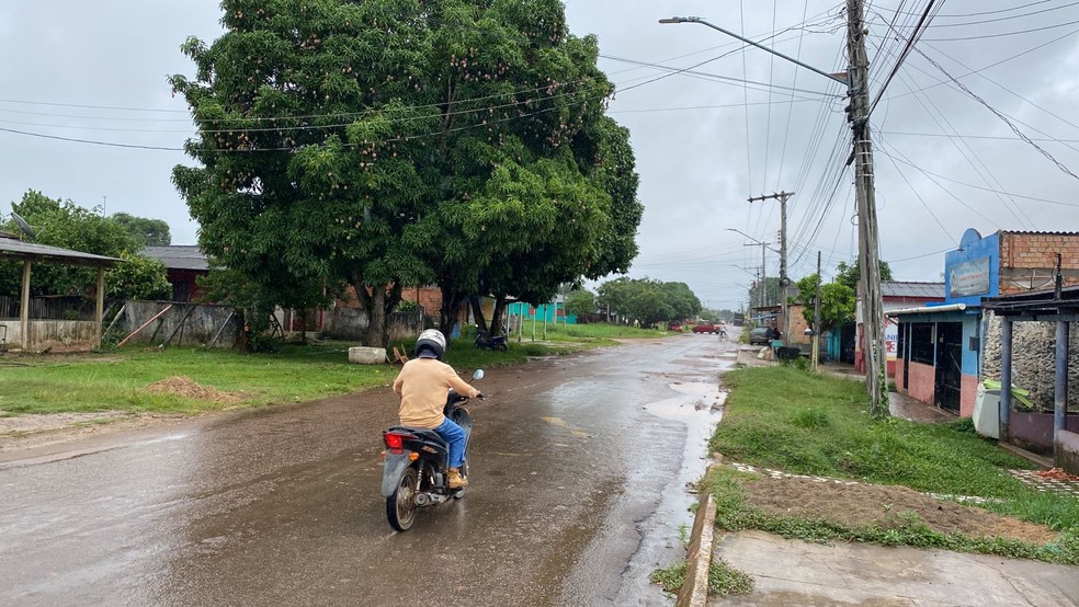 Chuva forte atinge Humaitá — Foto: Lucas Lobo/Rede Amazônica