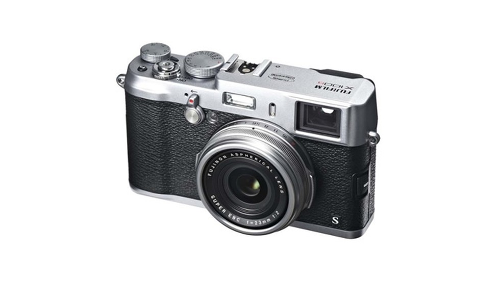 Apesar da aparência de câmera antiga o modelo X100S da Fujifilm é uma câmera digital — Foto: Divulgação/Fujifilm