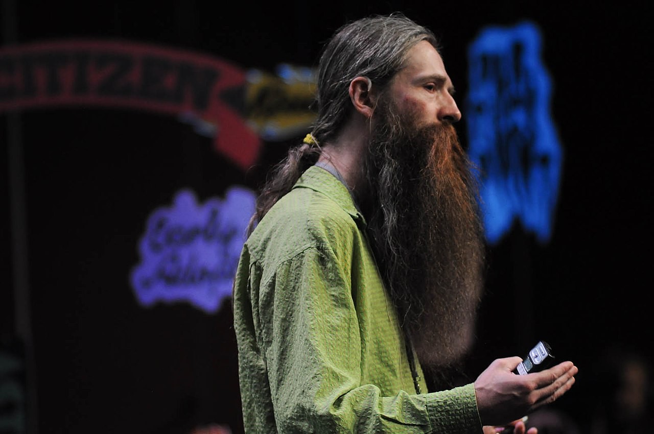 Cientista Aubrey de Grey foi acusado por duas mulheres de assédio sexual (Foto: liftconferencephotos/Wikimedia Commons)