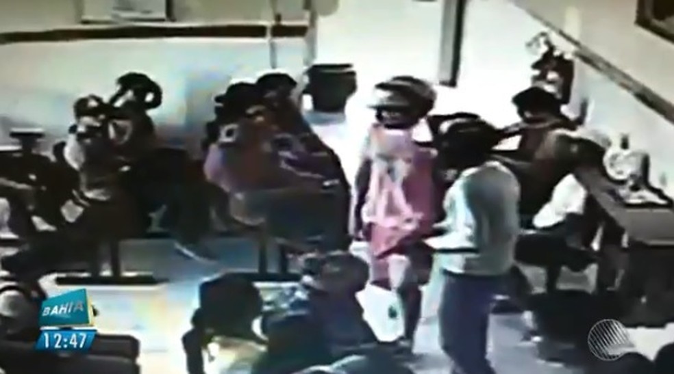 Upa de Serrinha foi assaltada (Foto: ReproduÃ§Ã£o/ TV Bahia)