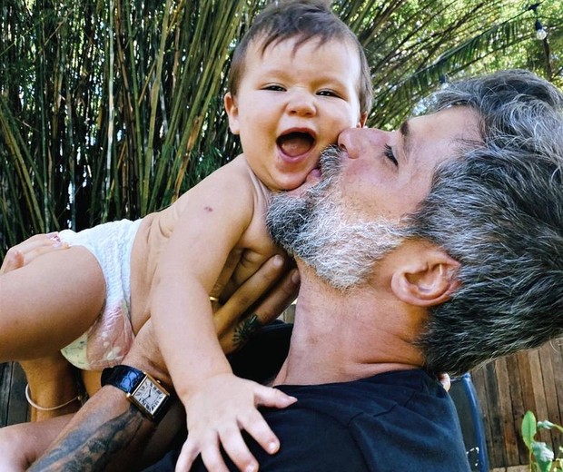 Bruno Gagliasso celebra os 9 meses do filho caçula, Zyan: 