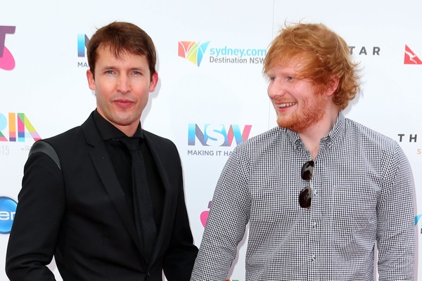 Os "compadres" James Blunt e Ed Sheeran (Foto: getty)