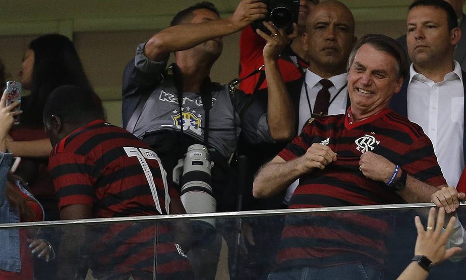 Jair Bolsonaro com a camisa do Flamengo