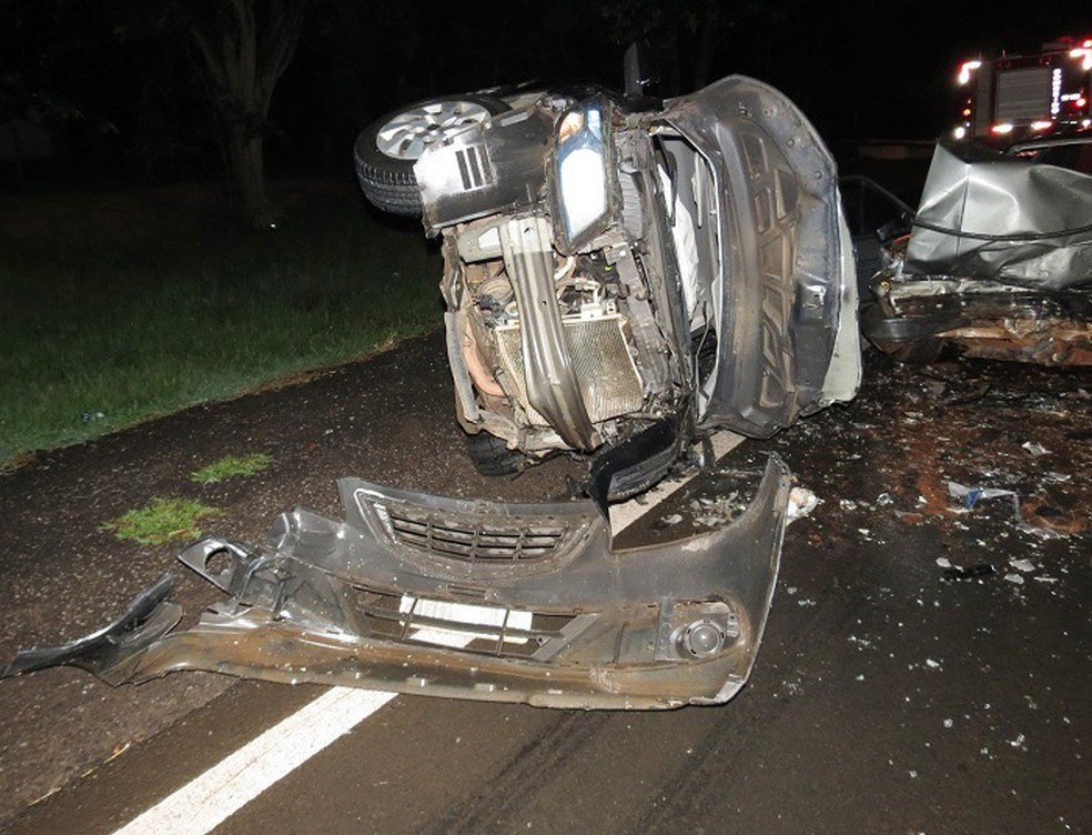 Uma pessoa morreu e outras três ficaram feridas em Junqueirópolis (SP) — Foto: Jorge Zanoni