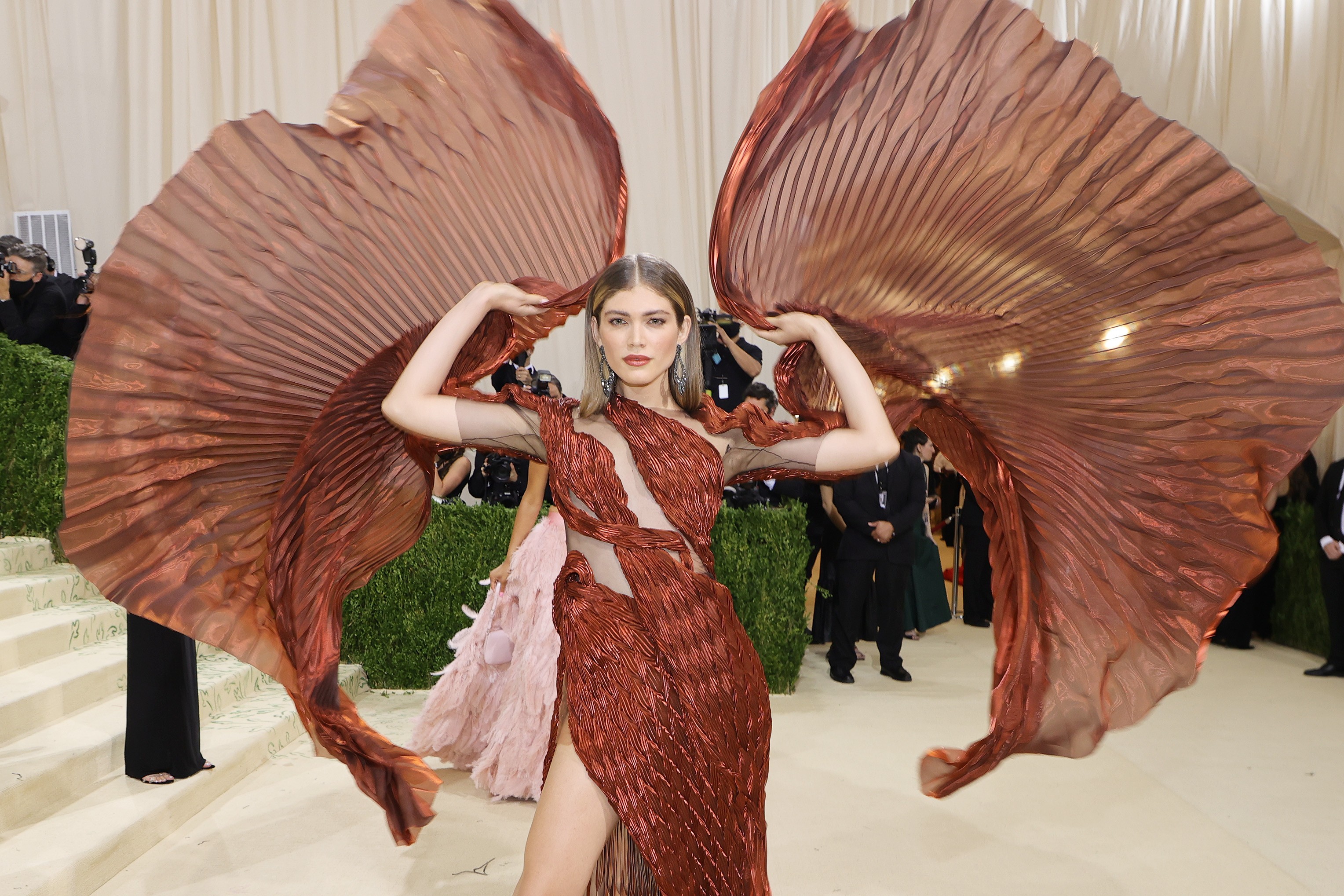 NEW YORK, NEW YORK - SEPTEMBER 13: Valentina Sampaio attends The 2021 Met Gala Celebrating In America: A Lexicon Of Fashion at Metropolitan Museum of Art on September 13, 2021 in New York City. (Photo by Mike Coppola/Getty Images) (Foto: Getty Images)